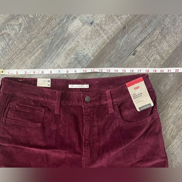 Levi's 725 High Rise Bootcut Corduroy Jeans in Windsor Wine- Size 33x32 - Picture 9 of 11